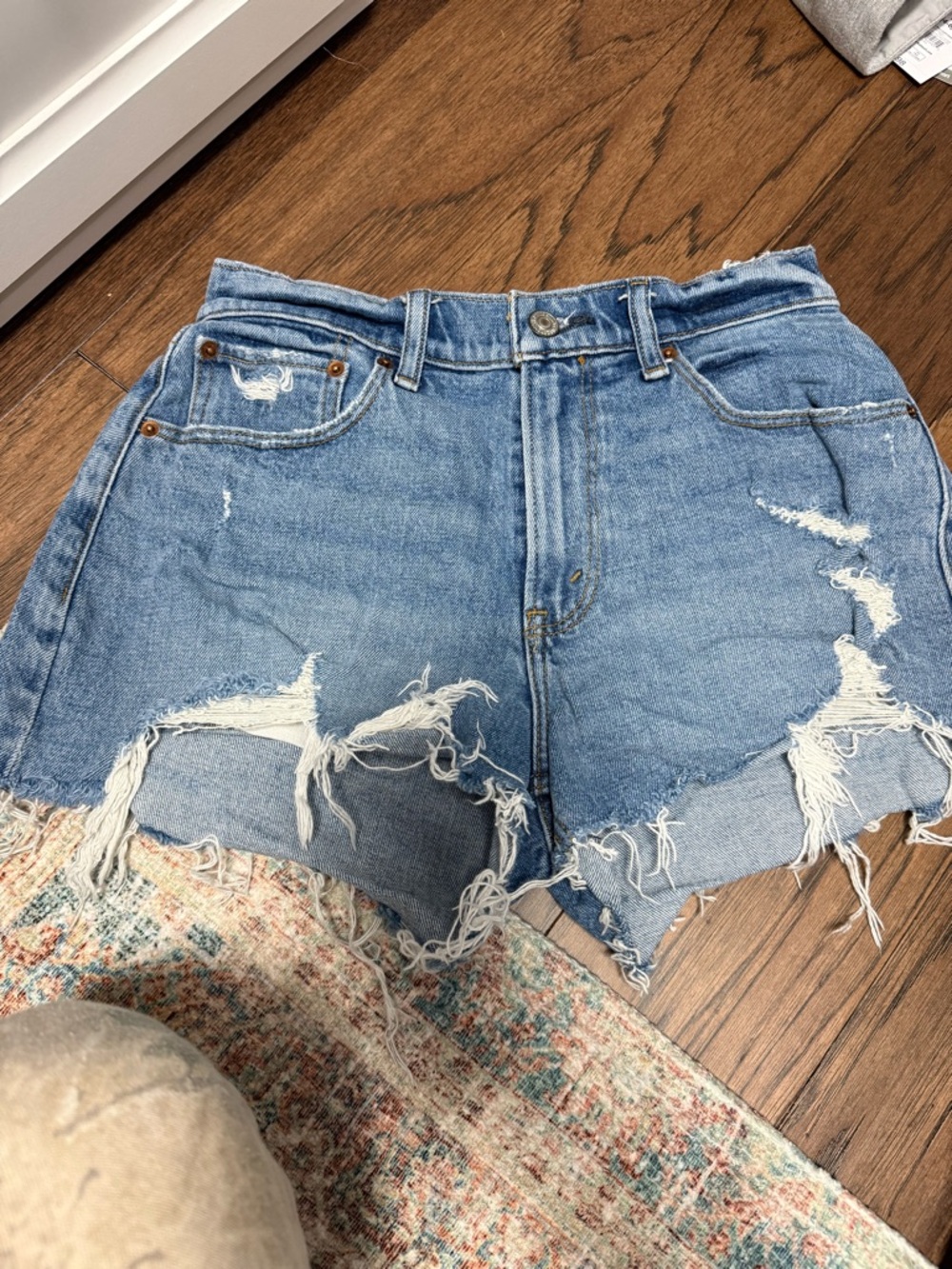Abercrombie & Fitch Distressed Light Blue Denim Shorts size 26/2